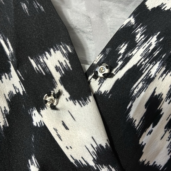 RED Saks Fifth Avenue women’s sz small blouse - Picture 7 of 9